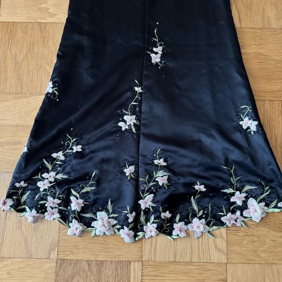 LARA Designs Size 8 Strapless Black Gown Floral Applique Beaded Embroidered - Picture 7 of 14